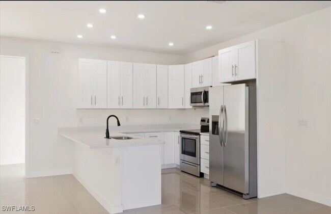 Building Photo - 7004 Brazil Ct