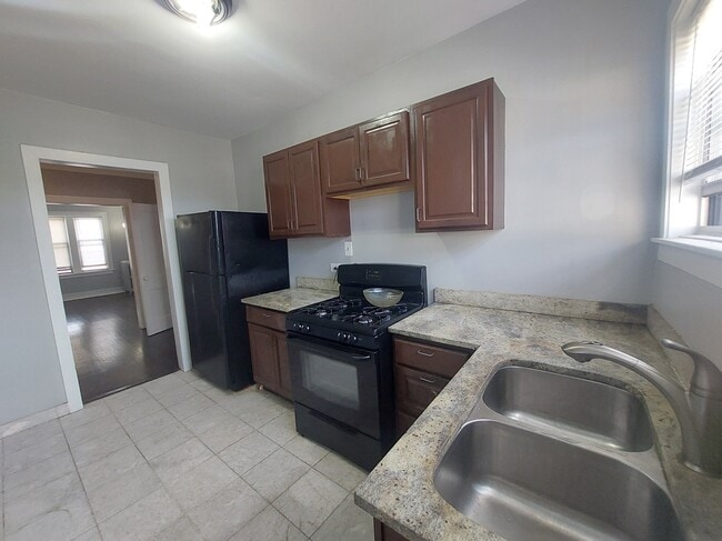 Building Photo - 3112 W 64th St