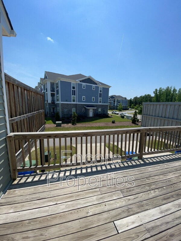 Building Photo - 908 Robbie Jackson Ln