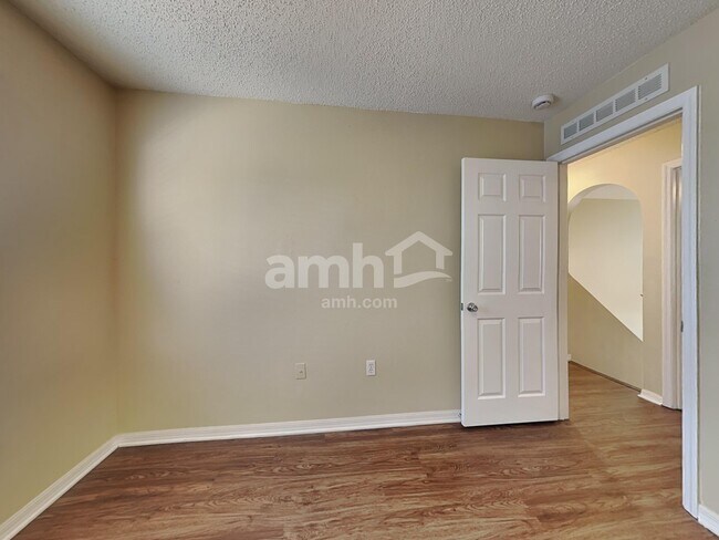 Building Photo - 6936 Crown Lake Dr