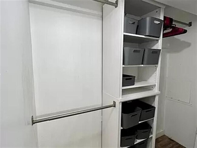 Building Photo - Fantastic Home