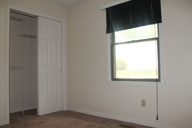 Building Photo - 1701 E Thornton Dr