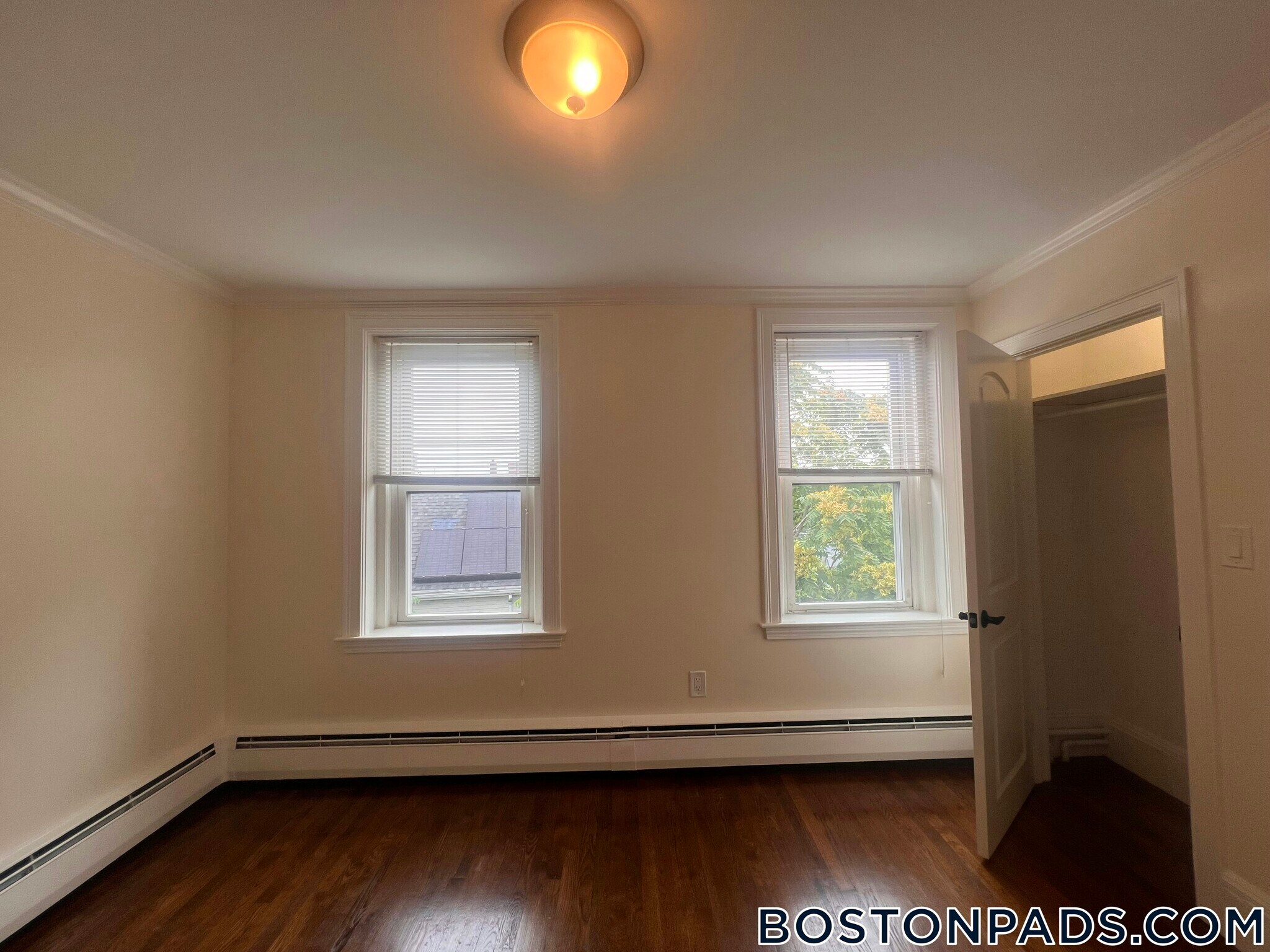 Building Photo - 286 Revere St