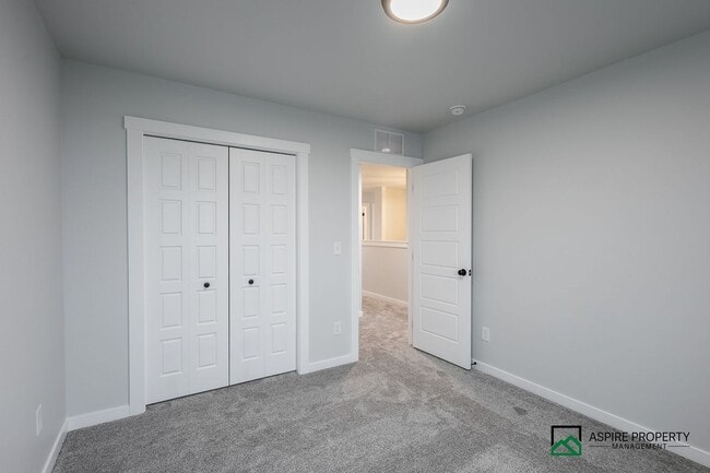 Building Photo - BRAND NEW 4 Bed 2.5 Bath Home