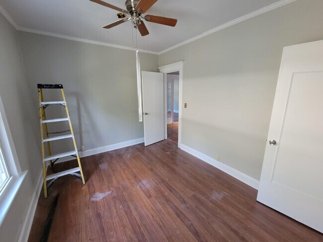 Building Photo - 504 Winthrop Ave