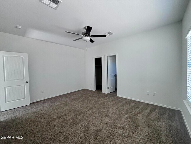 Building Photo - 15213 Resolve Dr
