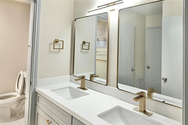 Building Photo - 202 Coronation Dr