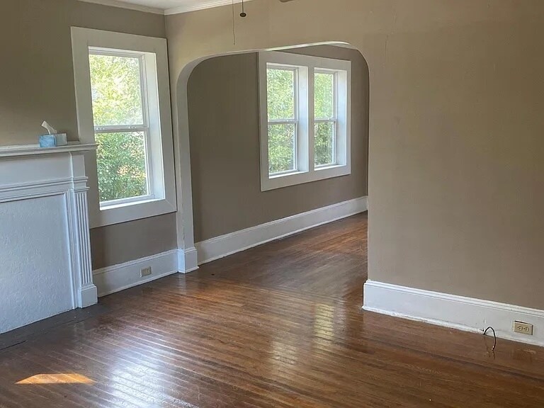 Building Photo - 2053 Monroe St