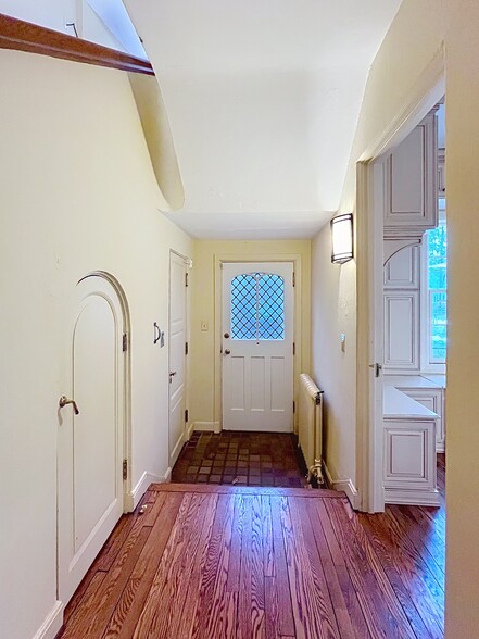 Building Photo - 2265 Stillman Rd