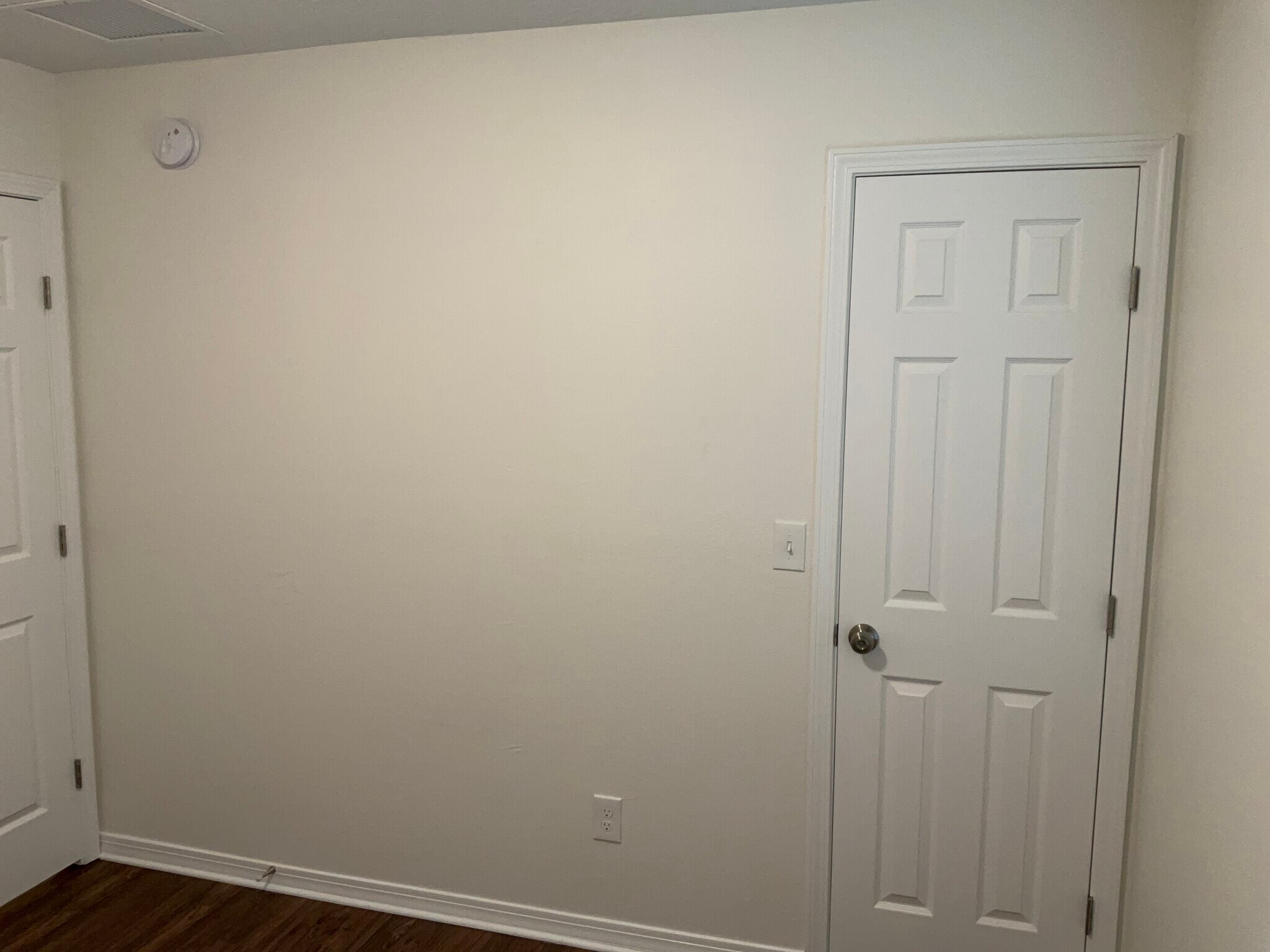 Building Photo - 3256 Silverado Cir
