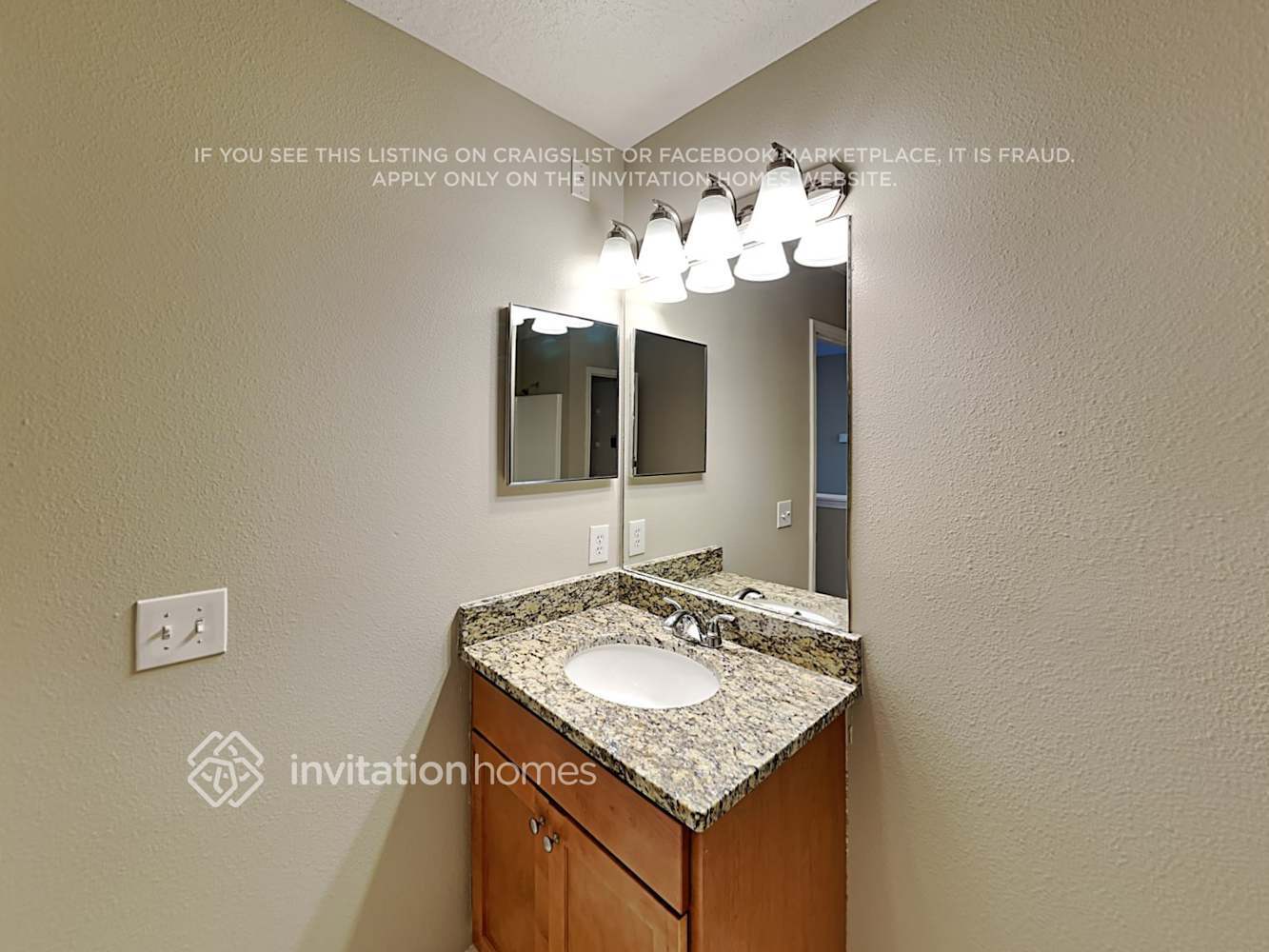 Building Photo - 11041 Golden Silence Dr