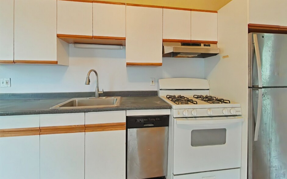 Primary Photo - 22 Grand View Ave