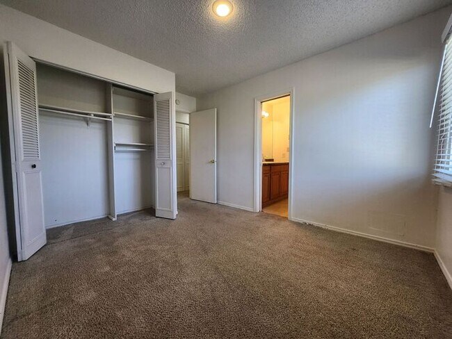 Building Photo - Stunning 3-bedroom, 2-bathroom Condo located in Monument! Move In Now and 50% Off First Month's R...
