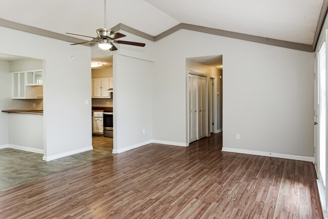 Building Photo - 26180 Children Ln