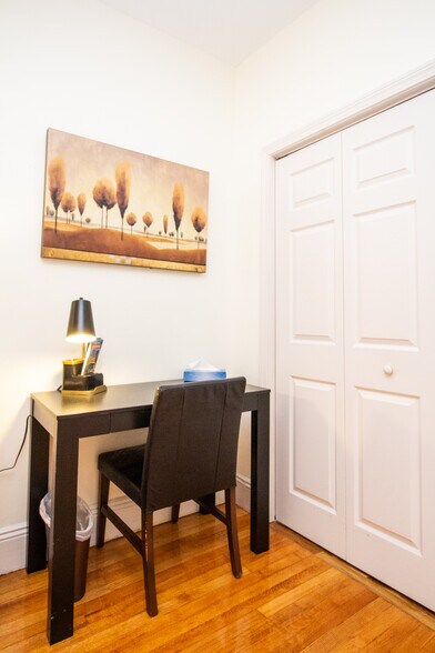 Building Photo - 461 Washington St