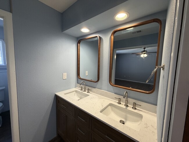 Building Photo - 6806 Norfolk Ave