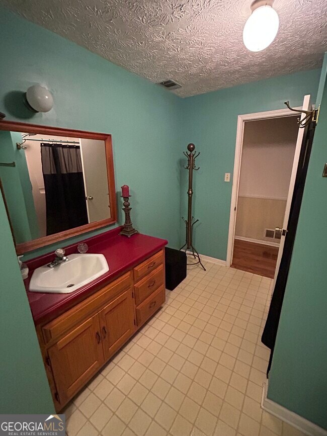 Building Photo - 1595 Timothy Rd