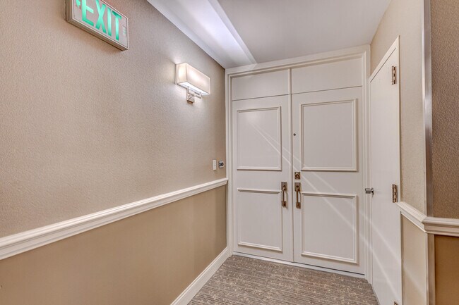 Building Photo - 5510 N Ocean Dr