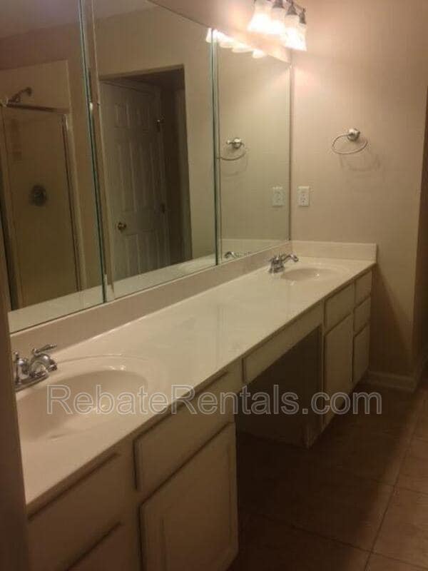 Building Photo - 11141 Castlemain Cir S