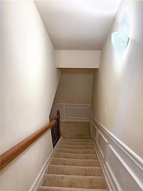 Building Photo - 1370 Thornborough Dr