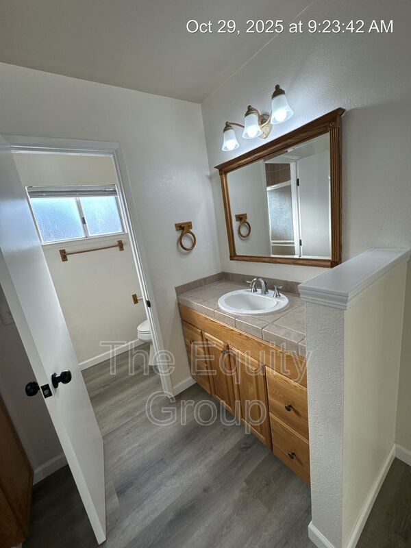 Building Photo - 951 Orangewood Ct