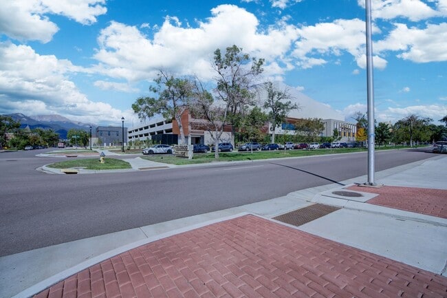 Building Photo - Turn of the Century Bungalow 1 bed, Downtown, 1 Block from CO College