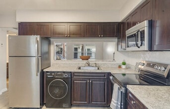 Building Photo - 121 Danube Ave