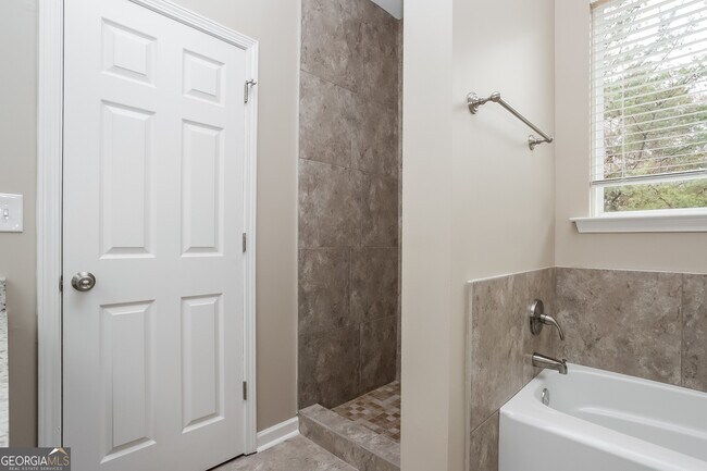 Building Photo - 475 Brookford Ct