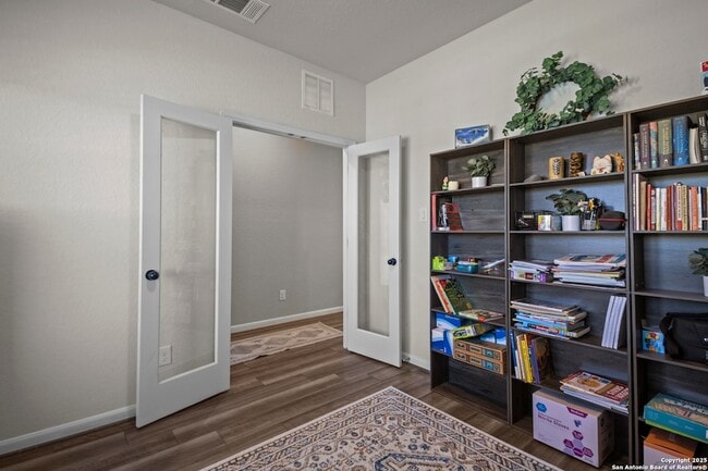 Building Photo - 13044 Louberg Vly