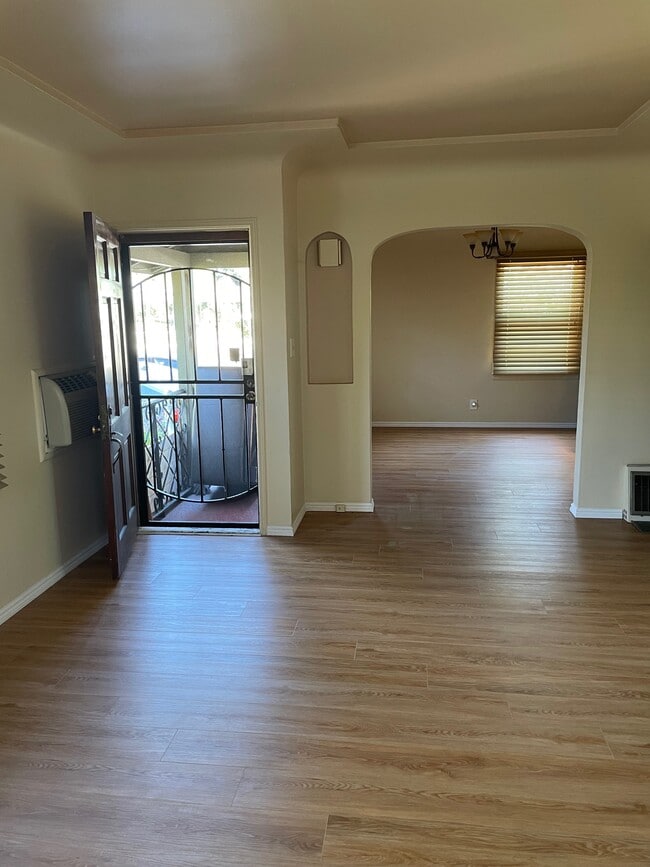 Building Photo - 9064 Mission Dr