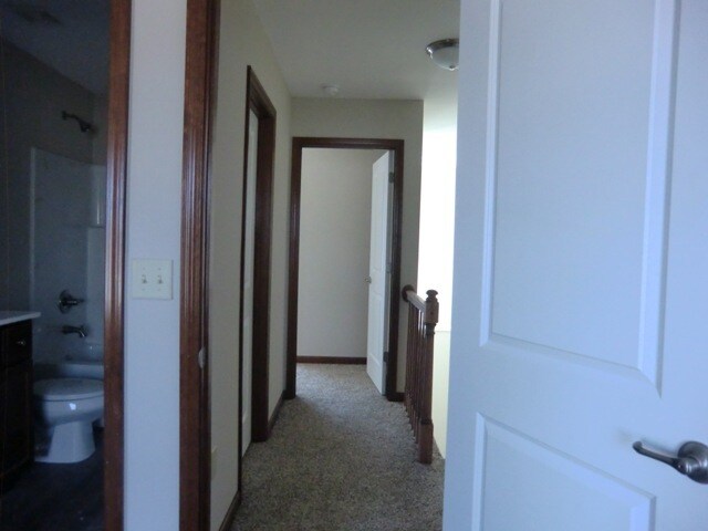 Building Photo - 1463 Village Circle Dr