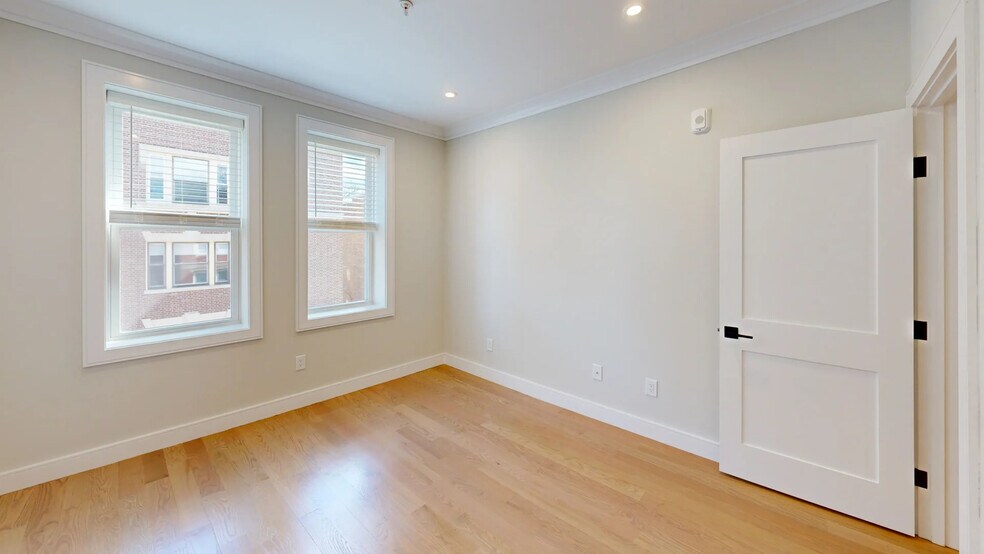 Building Photo - 162 Allston St