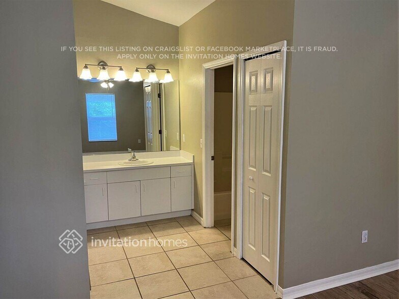 Building Photo - 908 Biscayne Dr