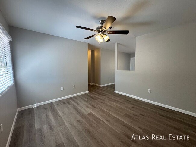 Building Photo - 506 N Iroquois Ave