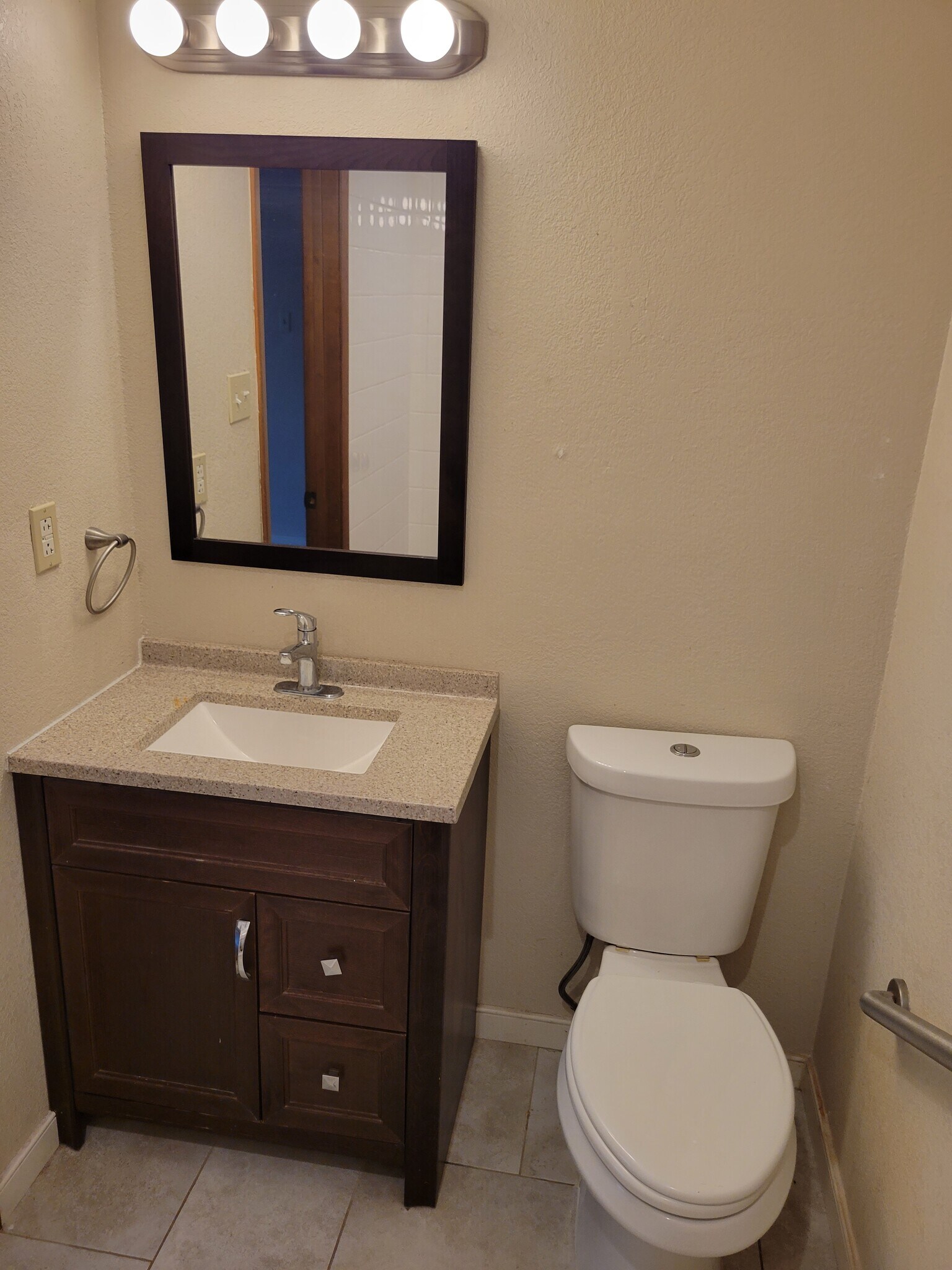 Master bathroom sink - 1546 Timbercreek Dr
