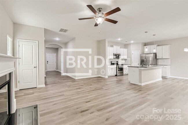 Building Photo - 7331 Neal Rd