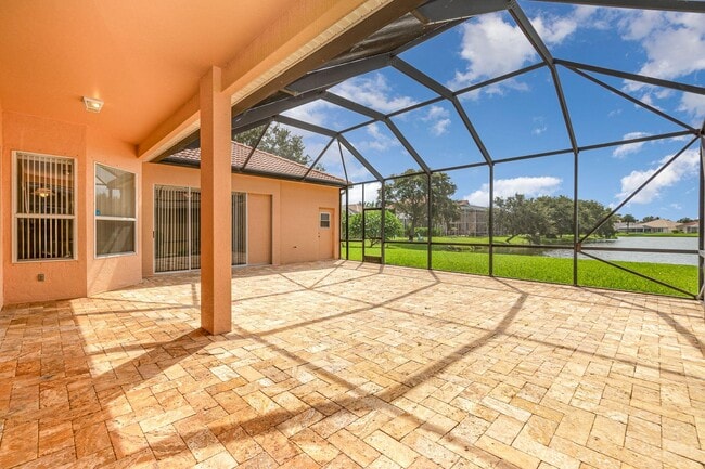 Building Photo - 611 Oceanside Blvd