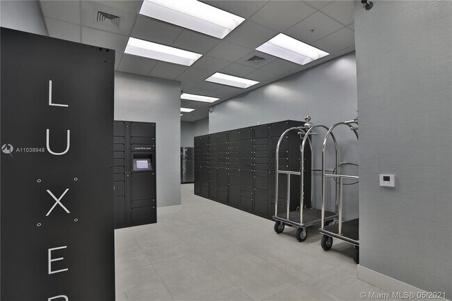 Building Photo - 8217 SW 72nd Ave