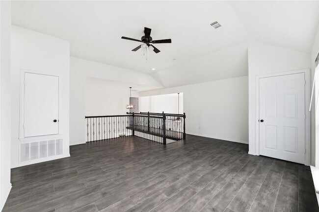 Building Photo - 412 Cypress Hill Dr