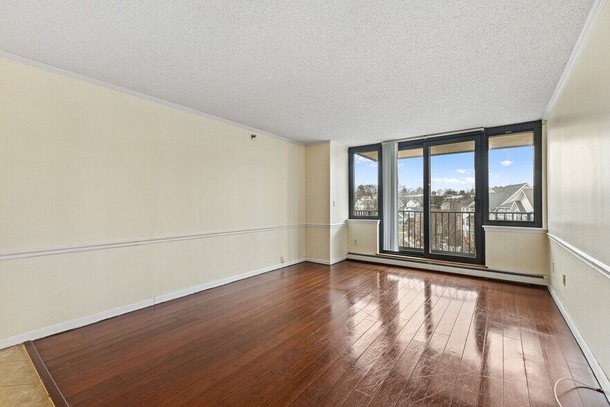 Building Photo - 25 Rockledge Ave