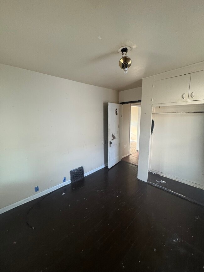 Building Photo - 1601 Mabel Ave