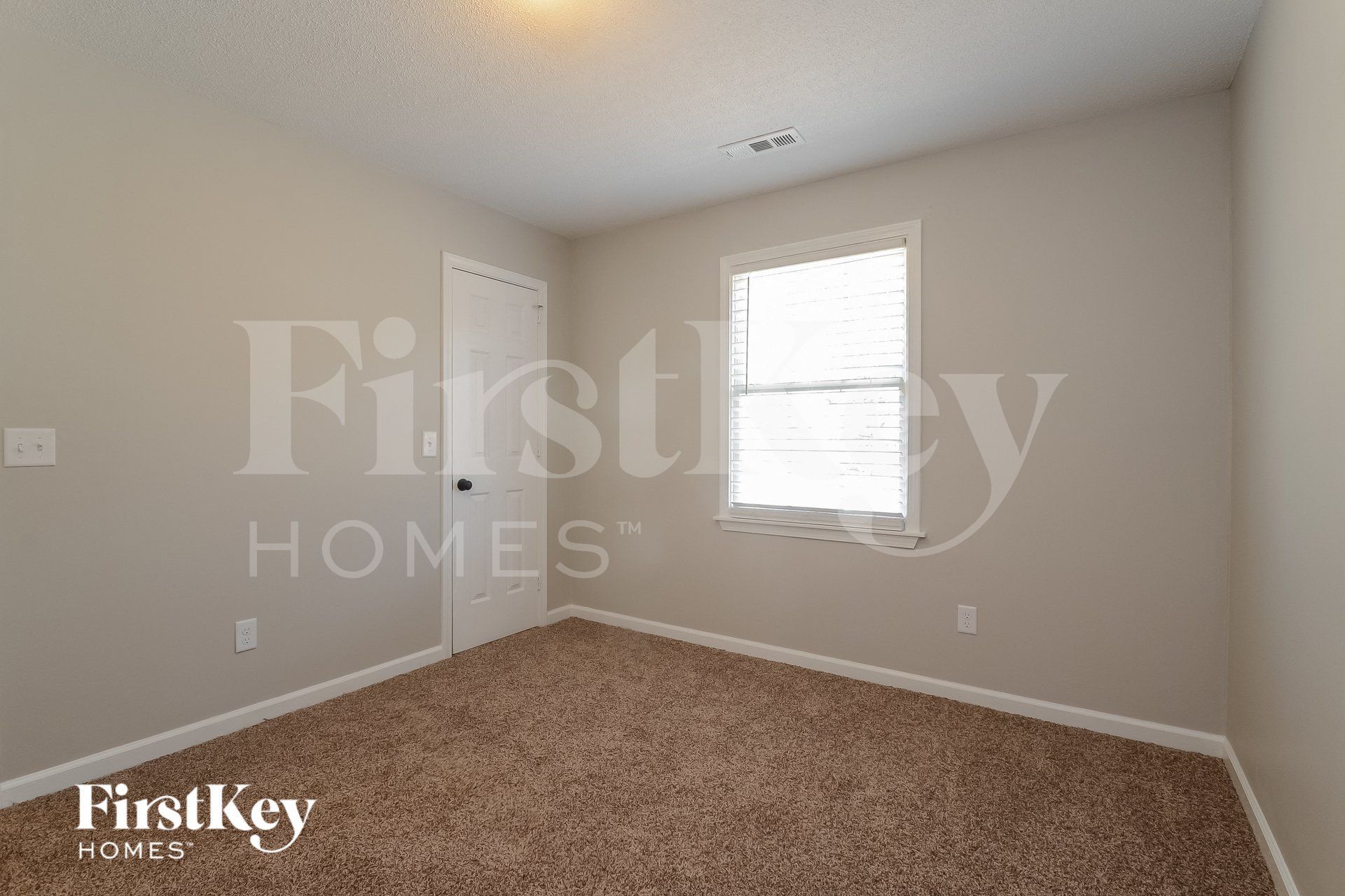 Building Photo - 1049 Independence Ct