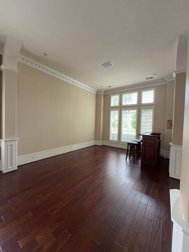 Building Photo - 16410 Emilia Ct