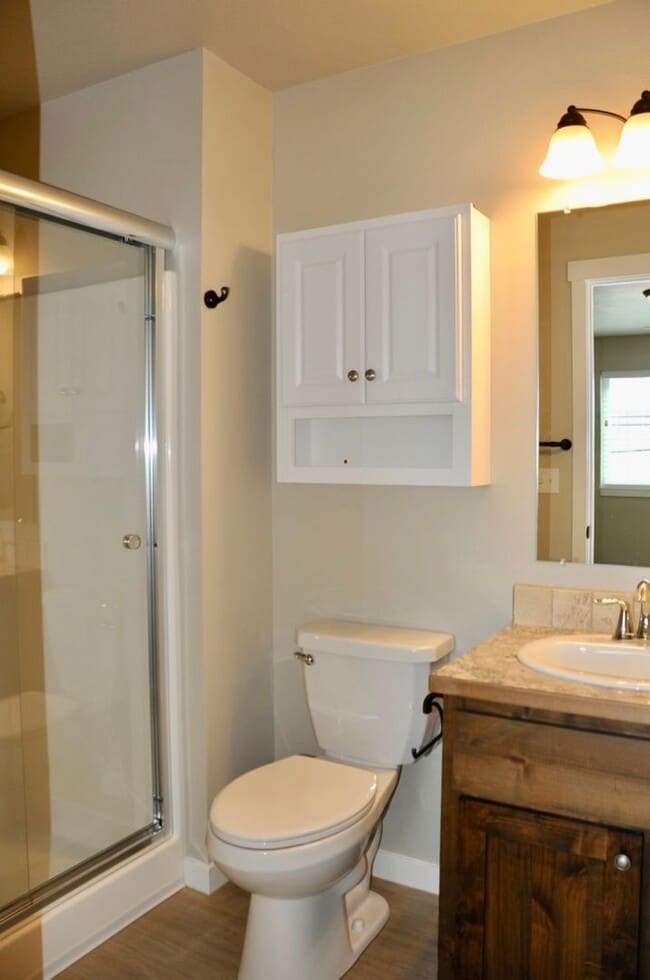 Building Photo - 3 bed 2.5 bath Townhouse