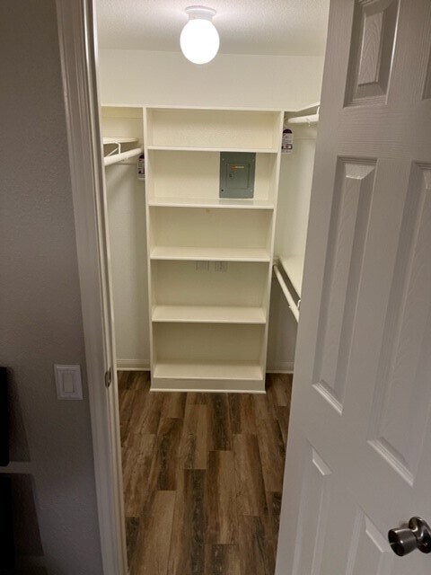 Building Photo - 1880 White Oak Dr