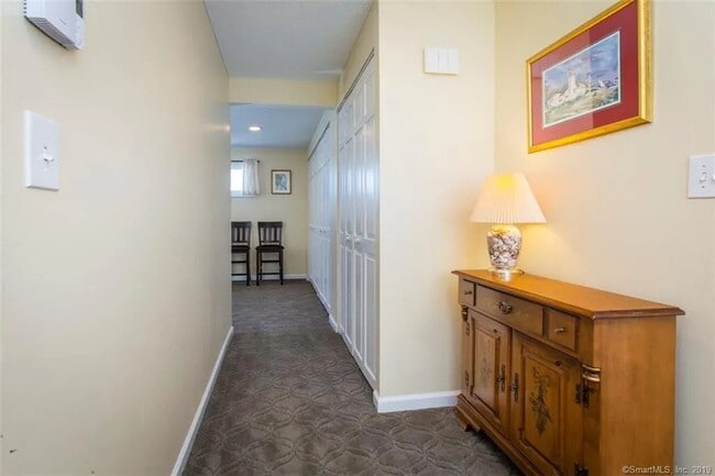 Building Photo - 31 Cinnamon Spring