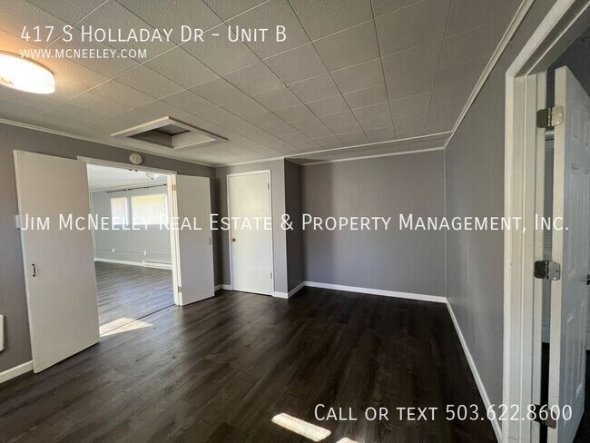 Building Photo - 417 S Holladay Dr