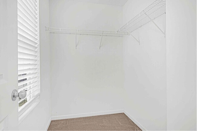 Building Photo - 112 Davenport Dr