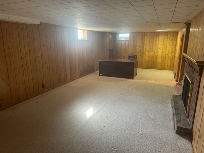 Building Photo - Amazing Home Next to Interlachen Golf Cour...