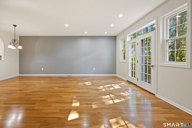 Building Photo - 6 Cypress Ln